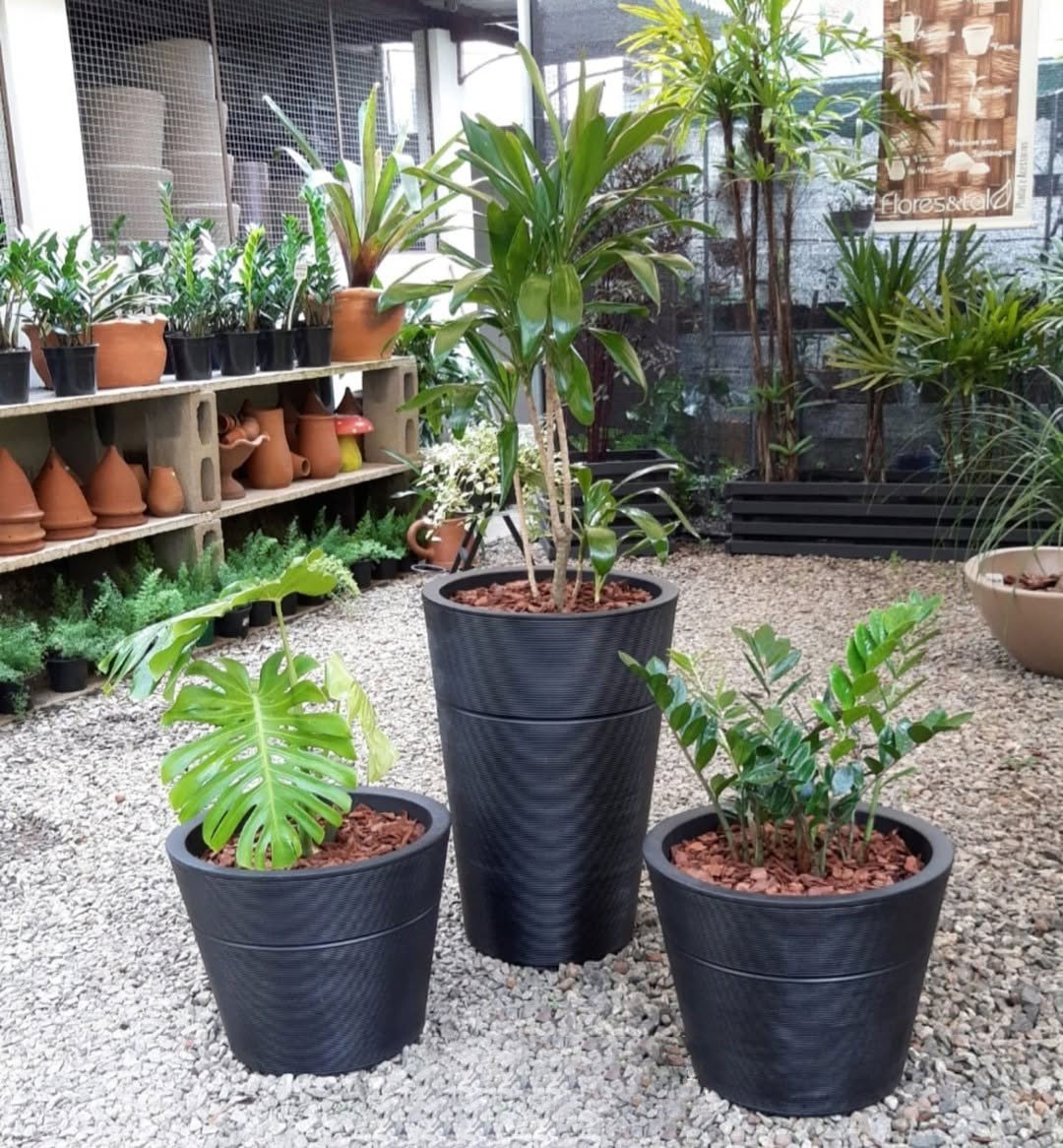 Maceta Rotomoldeada Plástica Turín Arenada Bosco N35